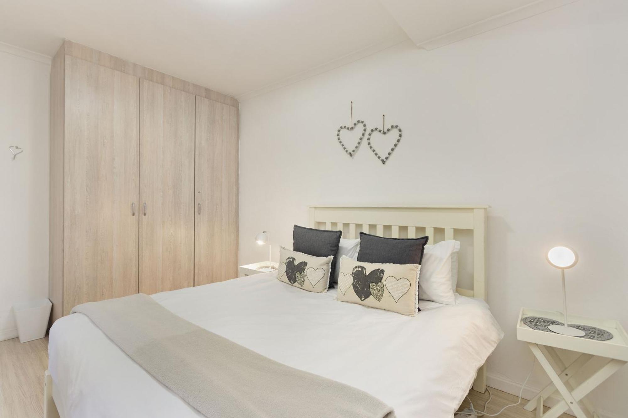 Azure 11 By Hostagents Apartment Bloubergstrand