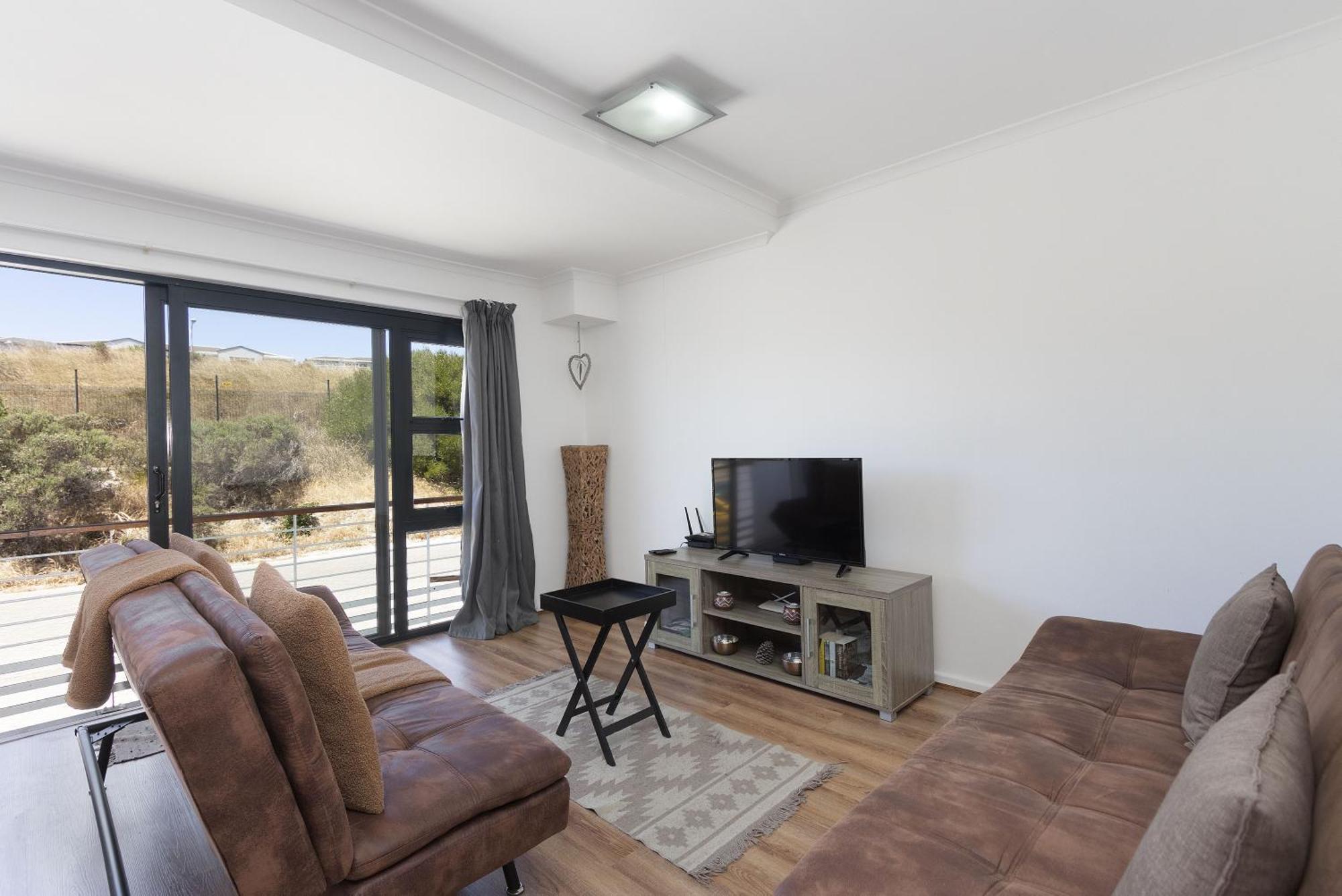 Azure 11 By Hostagents Apartment